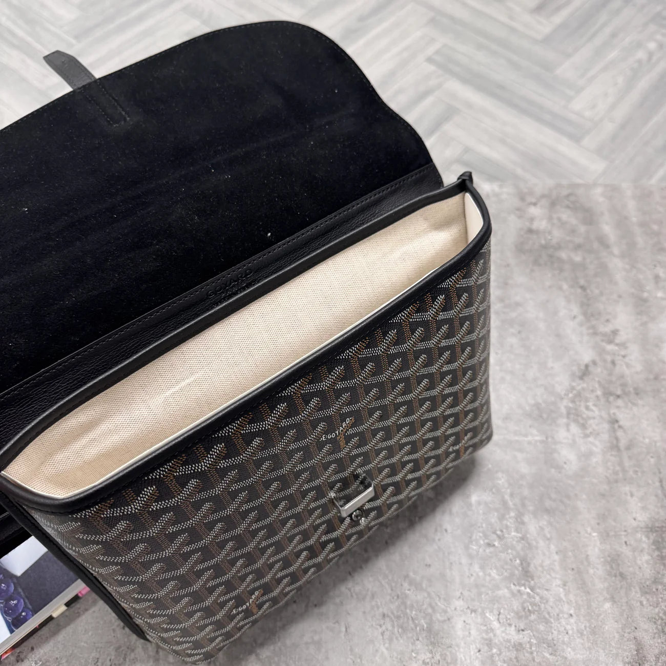 (PRE ORDER) GYRD MAN BAG - BLACK