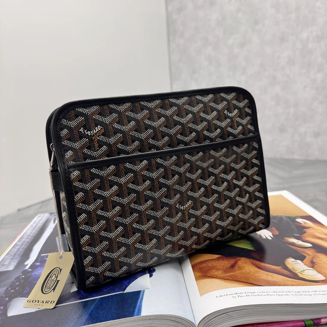 GYRD POUCH BAG - BLACK