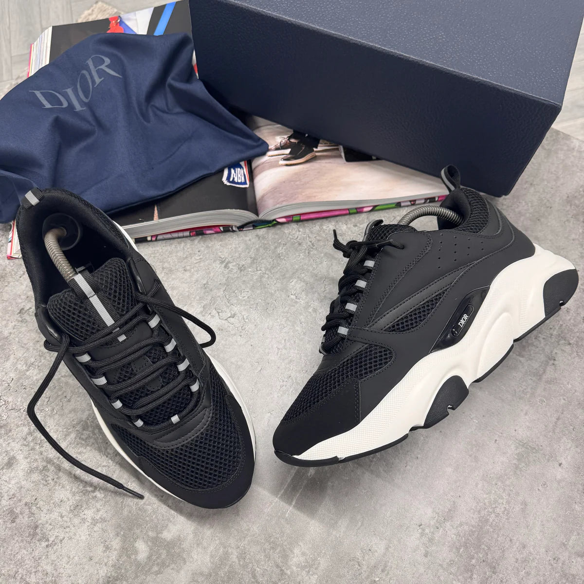 B22 TRAINER - BLACK