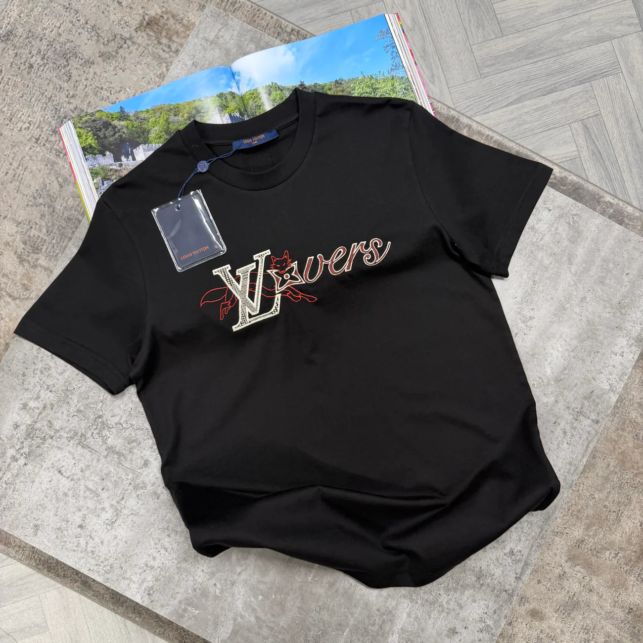 LVE CREWNECK T SHIRT - BLACK