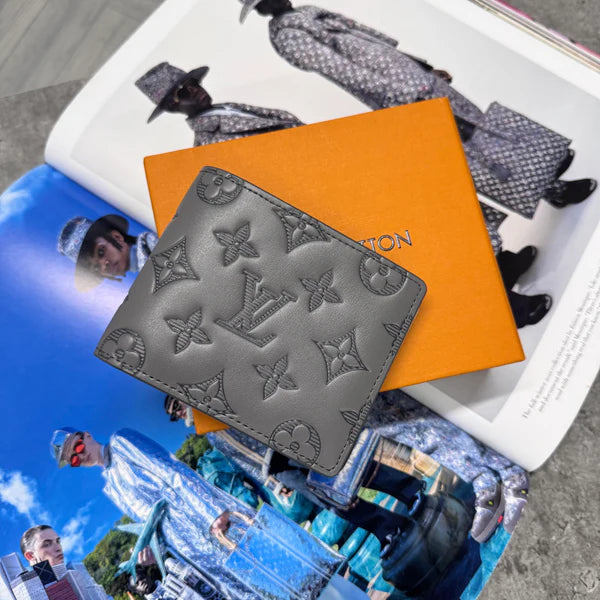 LVE MONOGRAM WALLET - GRAY