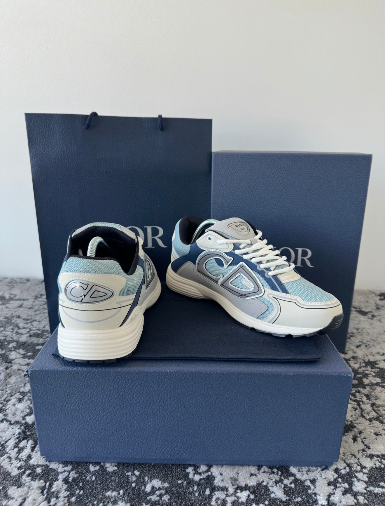 B30 TRAINER - WHITE / BABY BLUE