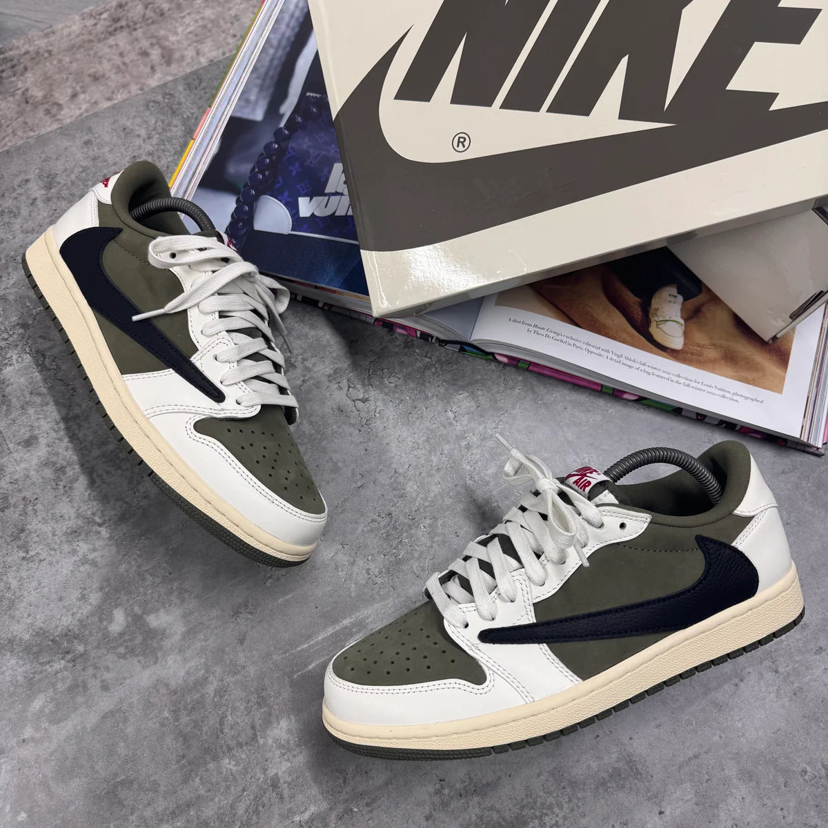 NI X TS - JORDAN 1 - MID OLIVE