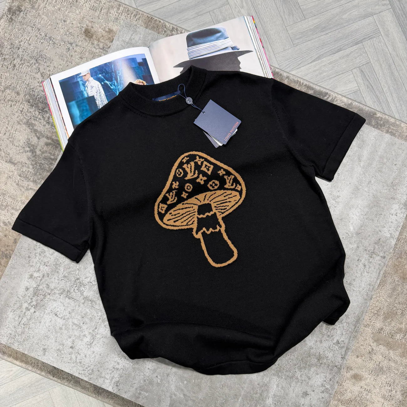 LVE MUSHROOM TSHIRT - BLACK
