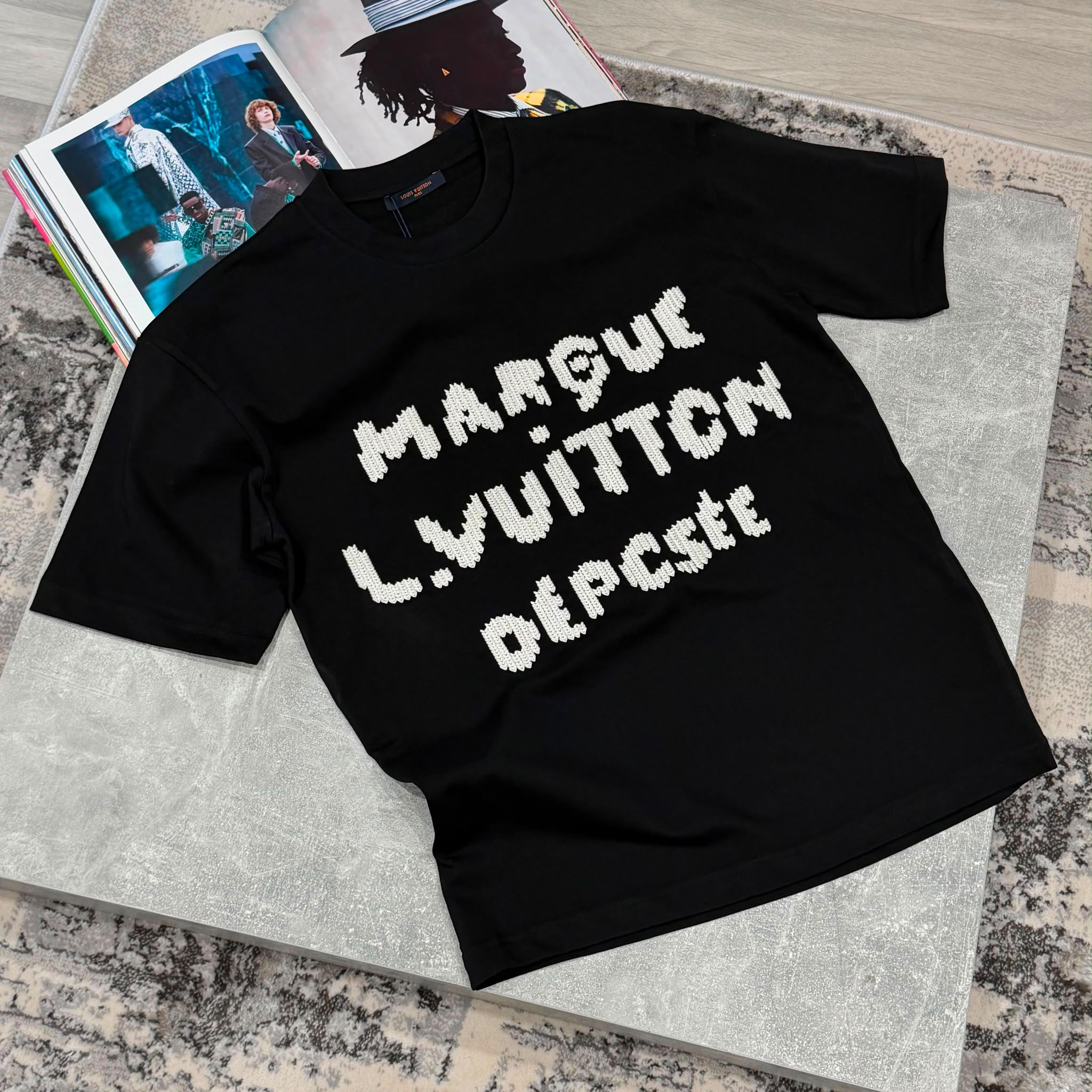 LVE MARQUE T SHIRT - BLACK