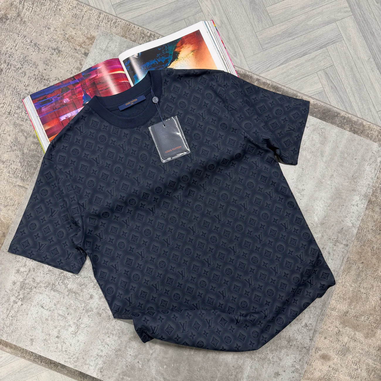 LVE MONOGRAM TSHIRT - NAVY