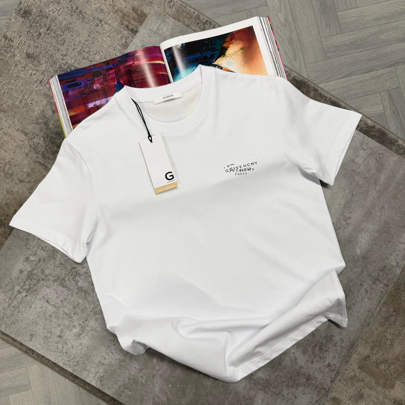 GVY STAMP LOGO TSHIRT - WHITE
