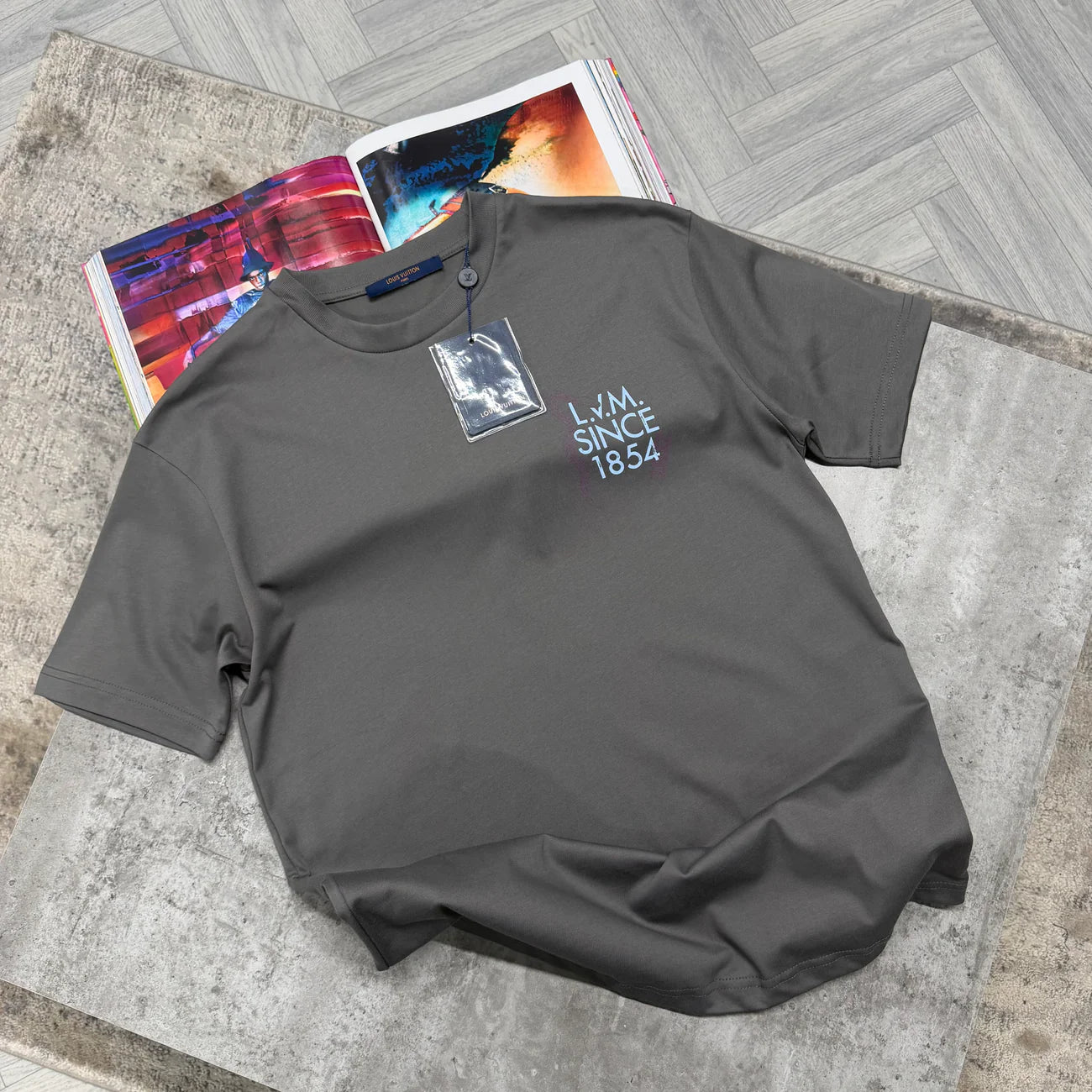 LVE 1854 TSHIRT - CHARCOAL