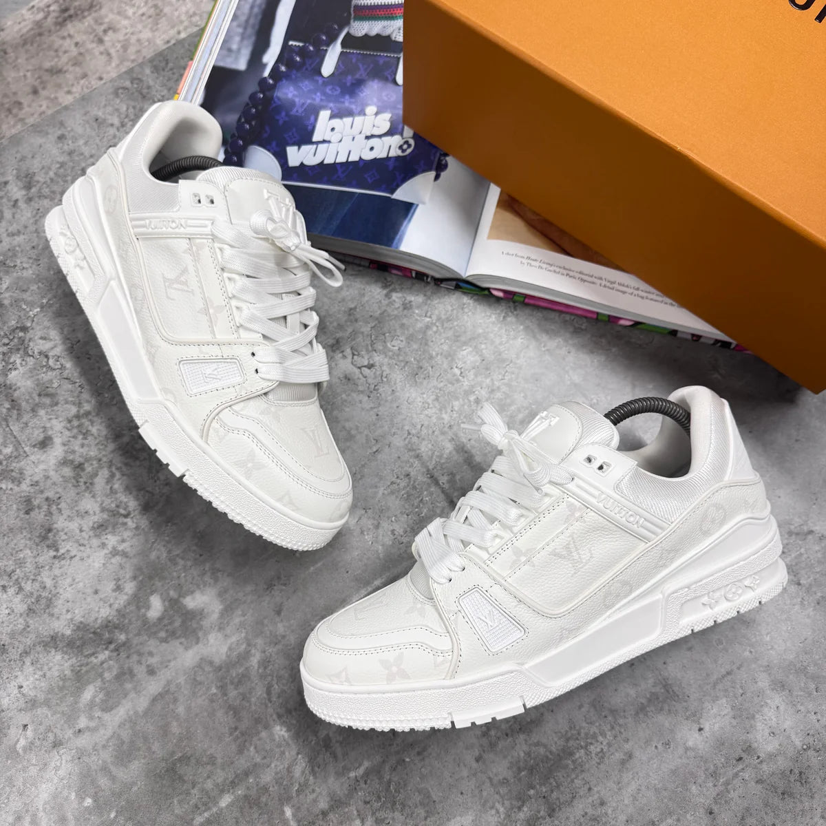 (PRE ORDER) LVE MONOGRAM TRAINERS - WHITE