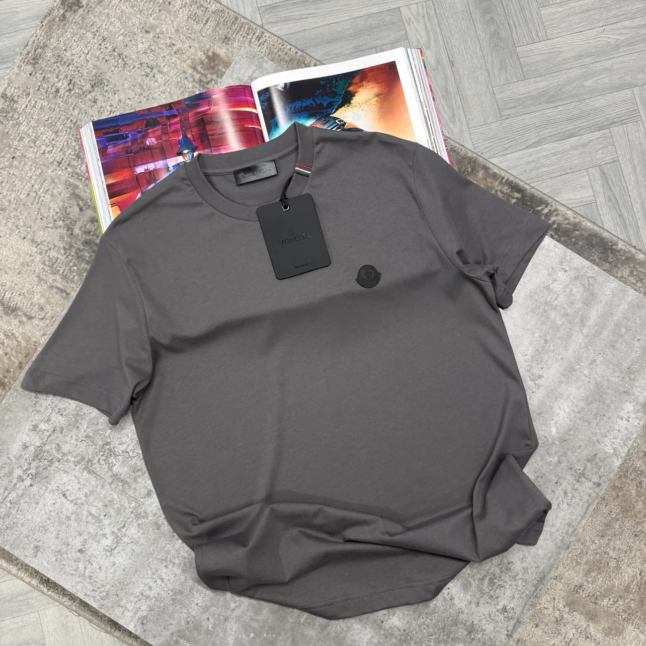 MNCLR BLACK BADGE TSHIRT - CHARCOAL