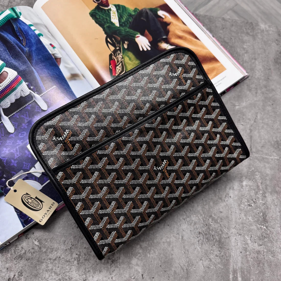 GYRD POUCH BAG - BLACK