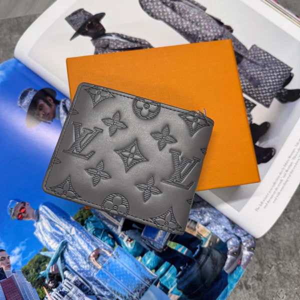 LVE MONOGRAM WALLET - GRAY