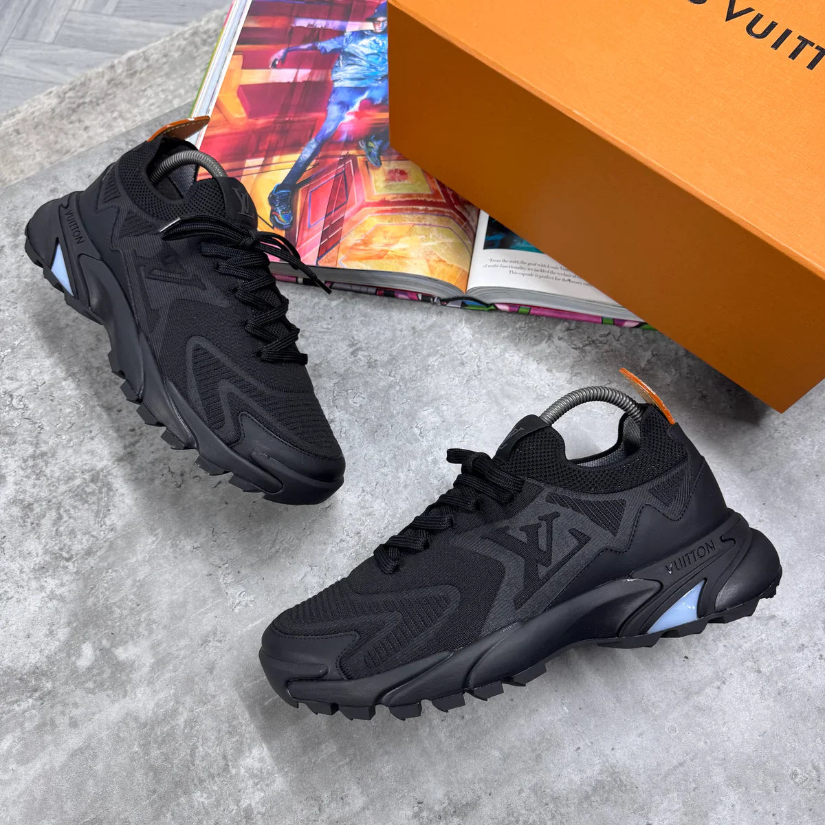 (PRE ORDER) LVE TACTIC TRAINER - BLACK