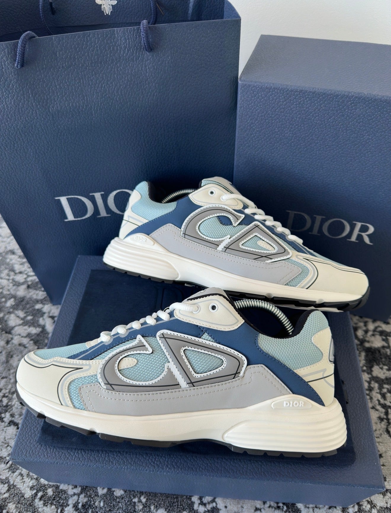 B30 TRAINER - WHITE / BABY BLUE