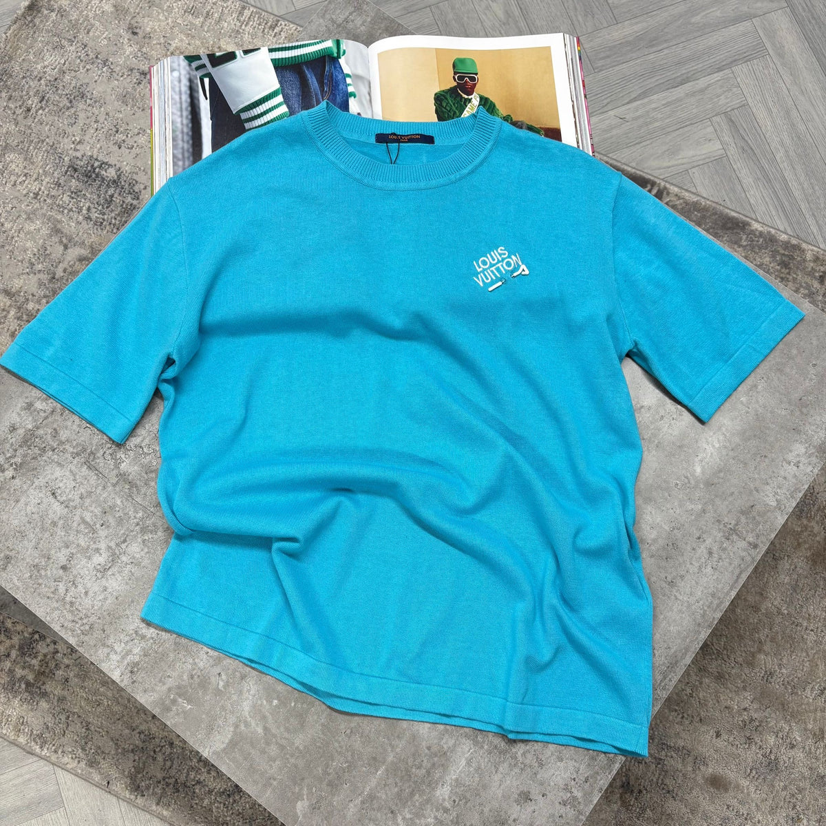 LVE PIN T SHIRT - AQUA BLUE