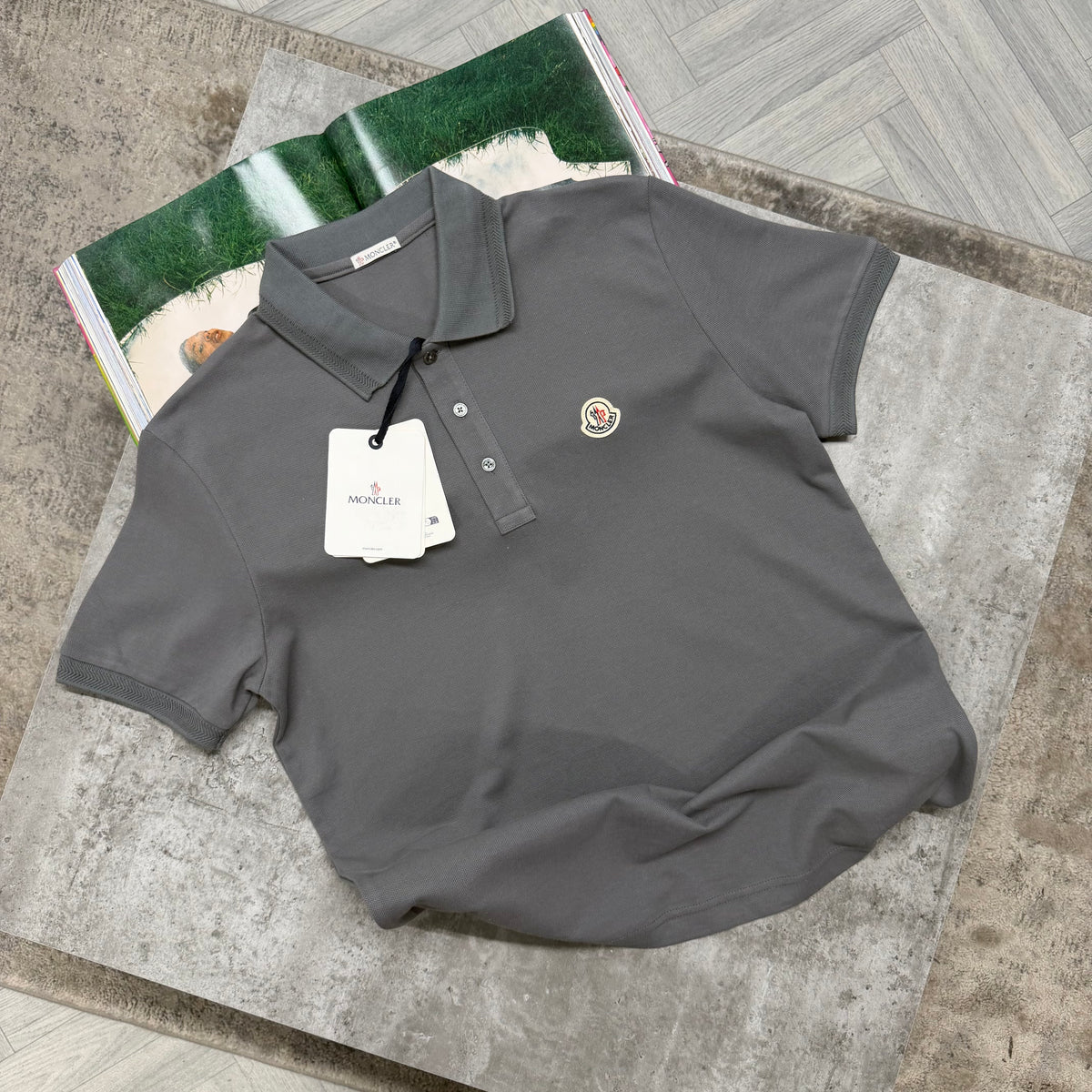 MNCLR PLEATED COLLAR POLO - CHARCOAL