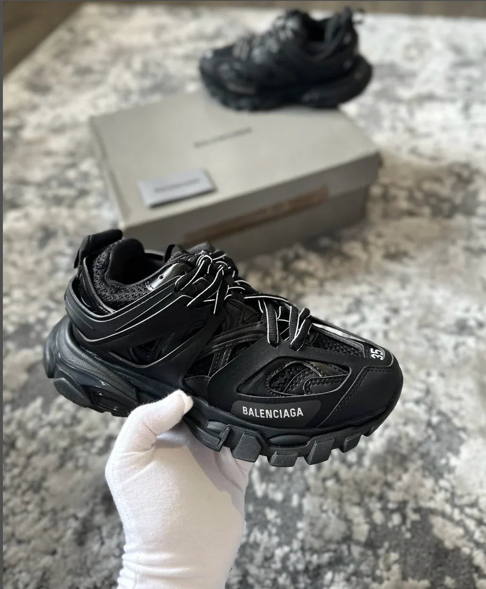 BLCG TRACK TRAINERS