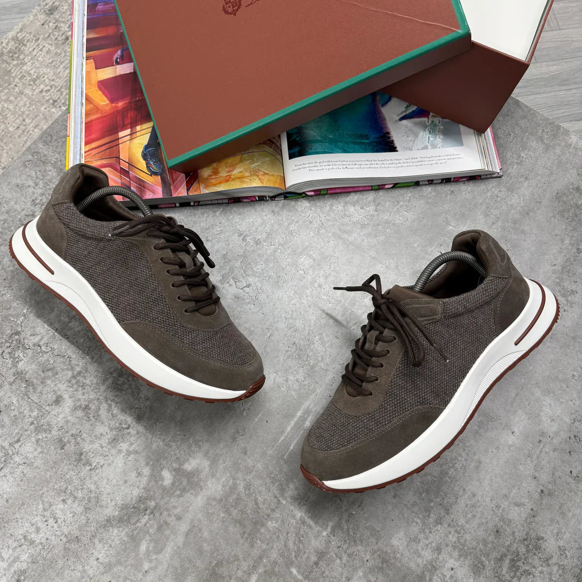 LORO SUEDE RUNNER TRAINER - KHAKI