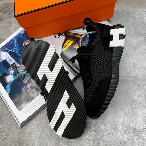 H TRAINER - BLACK / WHITE