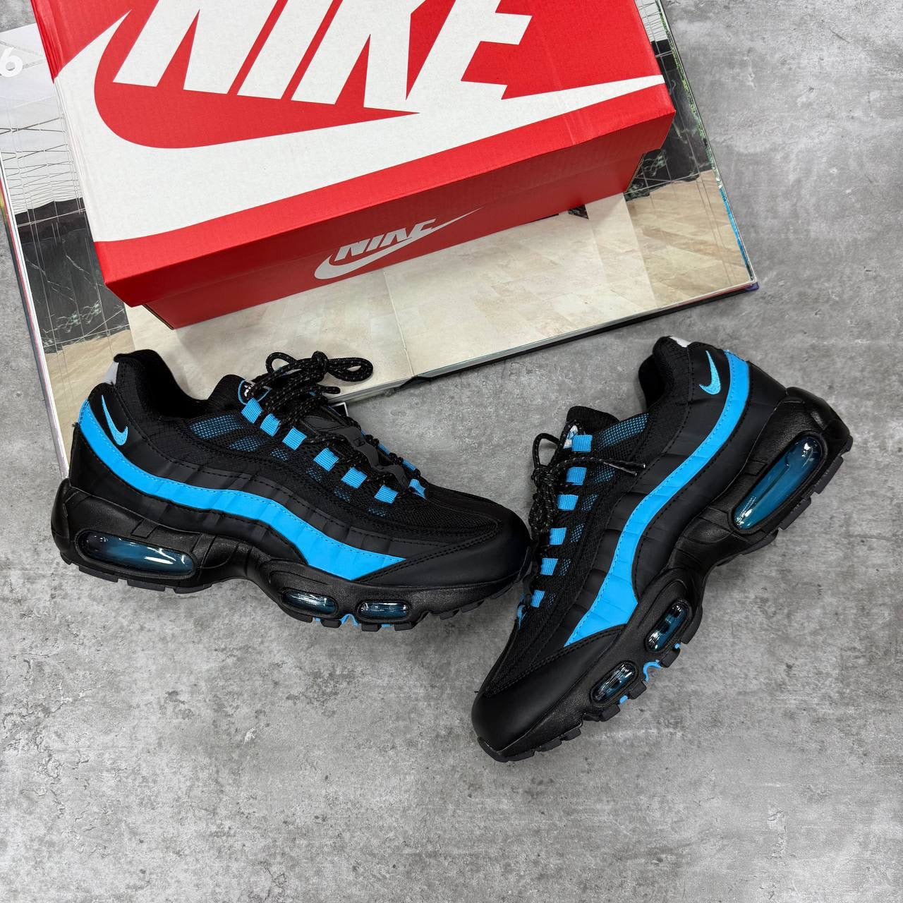 NI 95 TRAINERS - BLACK / BALTIC BLUE
