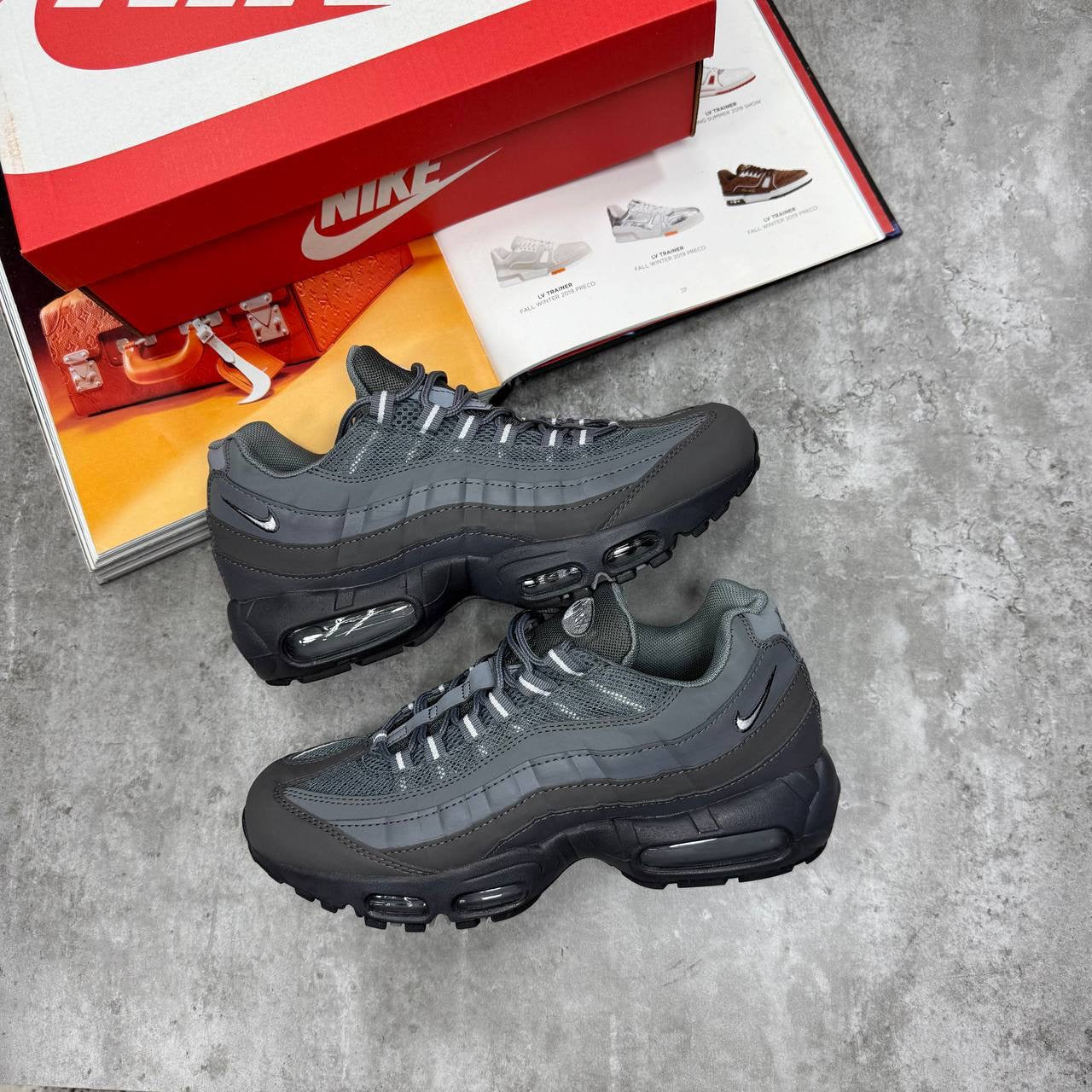 NI 95 TRAINERS - DARK GREY / BLACK