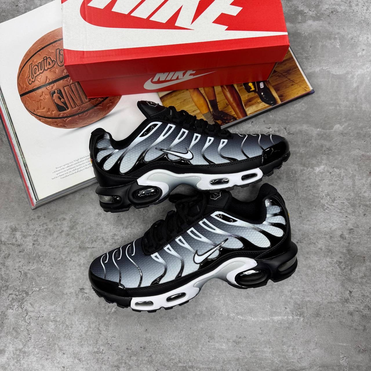 NI TN TRAINERS - SIVER / BLACK