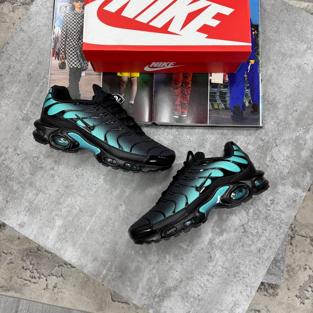 NI TN TRAINERS - AQUA / BLACK