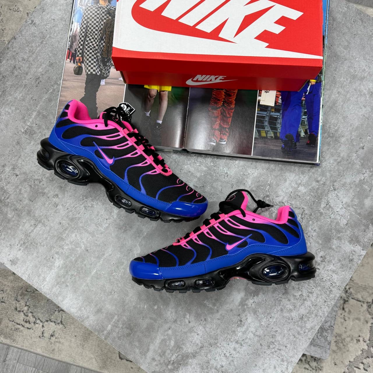 NI TN TRAINERS - BLUE / PINK