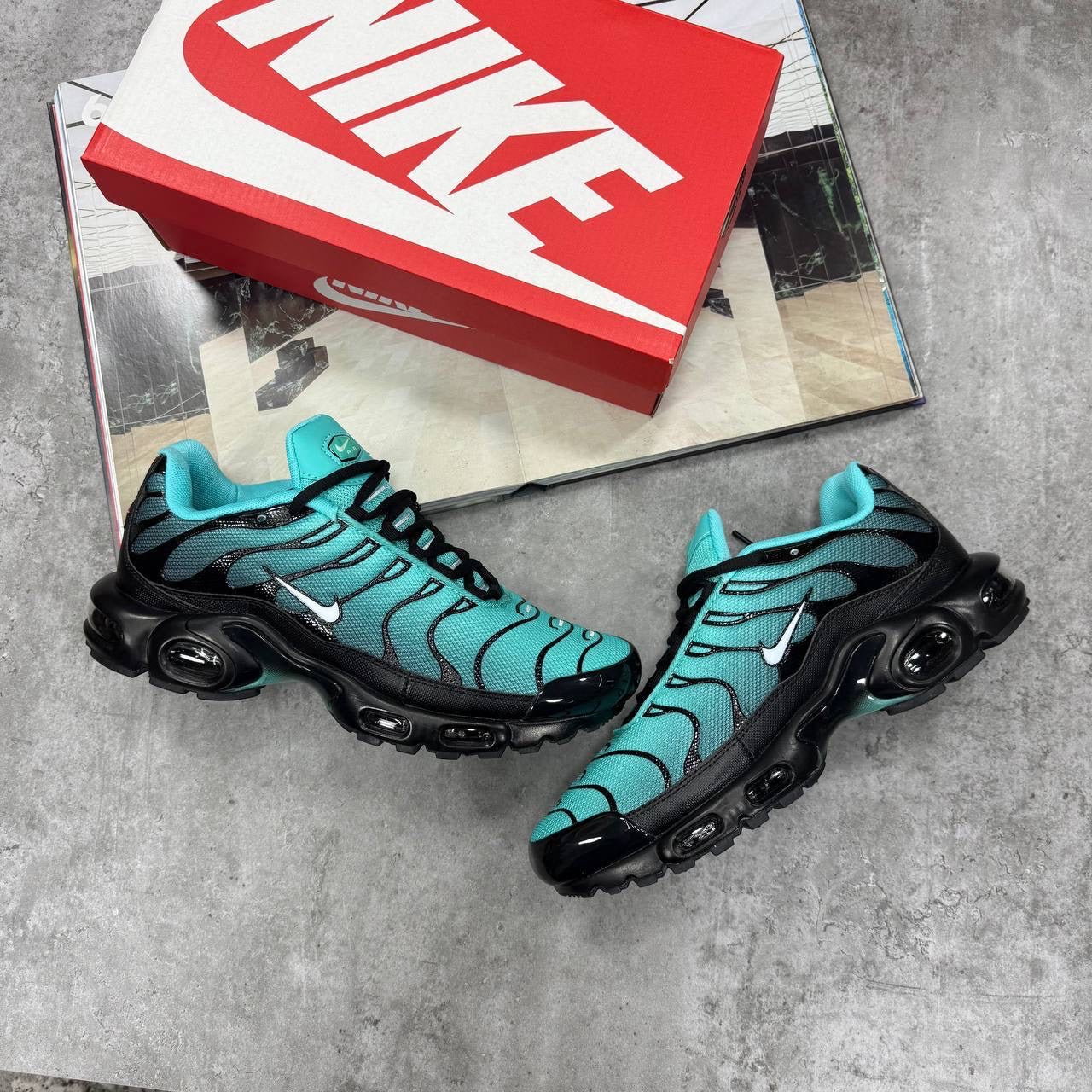 NI TN TRAINERS - TURTUOISE BLUE