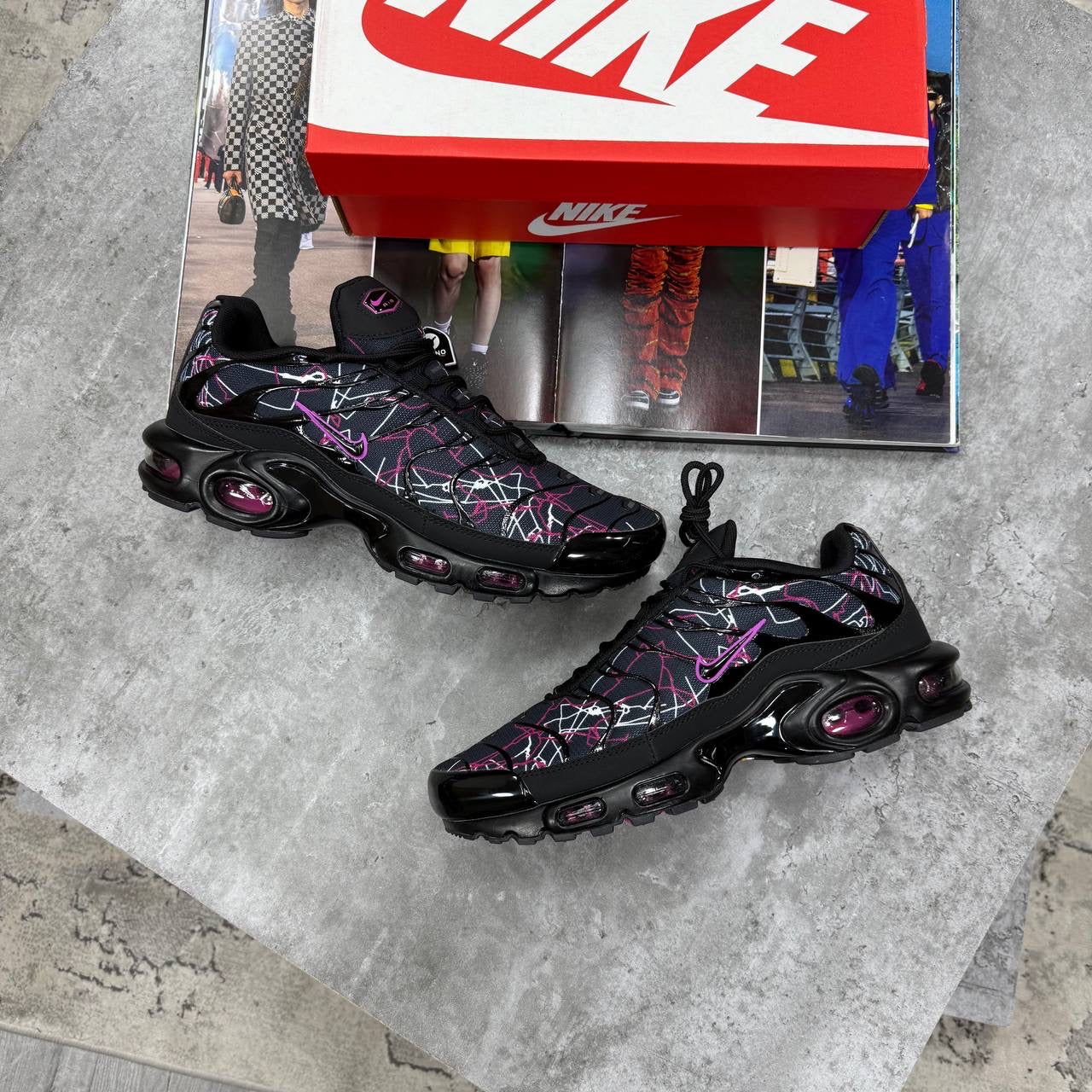 NI TN TRAINERS - BLACK/PINK/WHITE