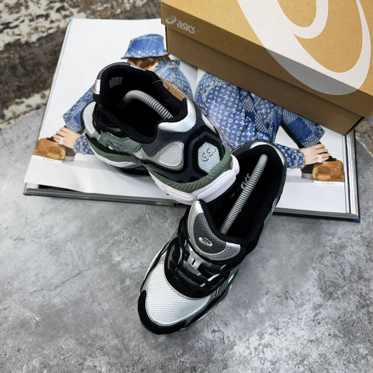 ACS GEL TRAINERS - BLACK/WHITE/GREEN