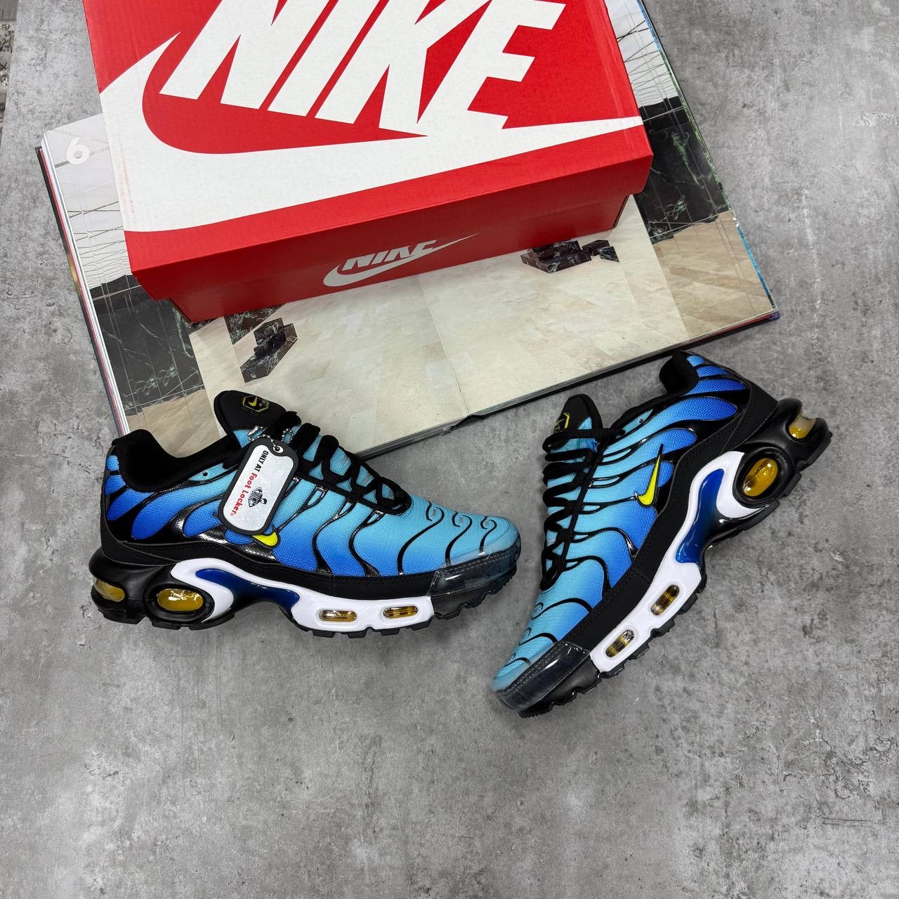 NI TN TRAINERS - HYPER BLUE