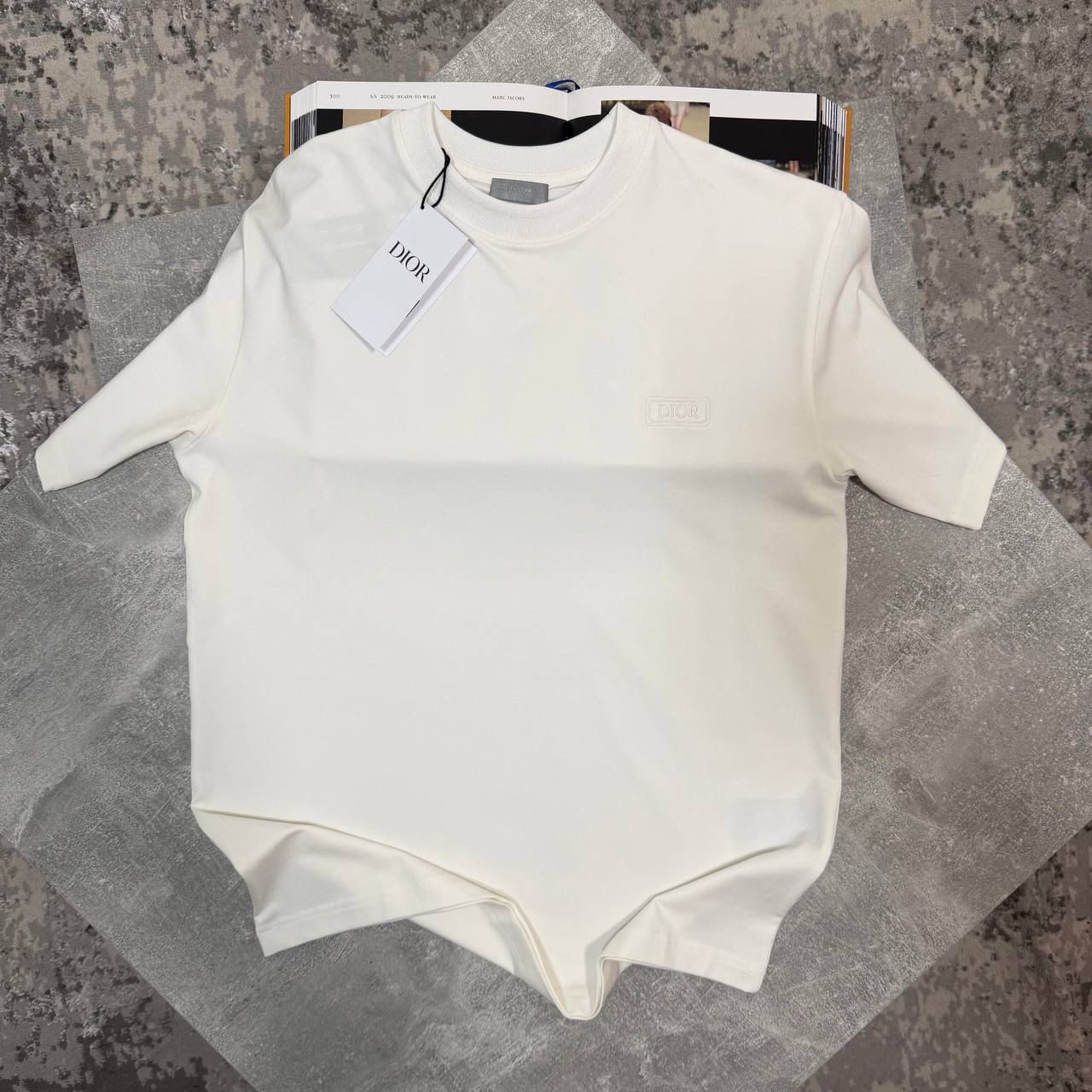 CD BASIC CREWNECK TSHIRT - WHITE