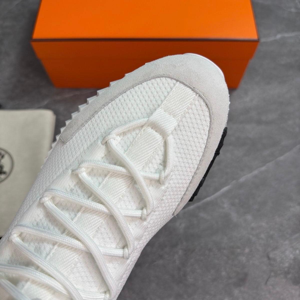 H TRAINER - WHITE / GREY
