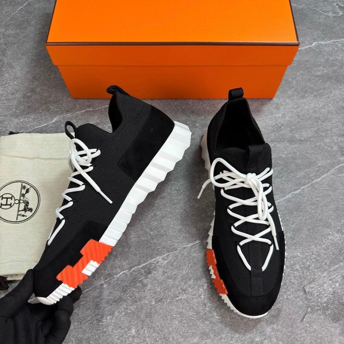 H TRAINER - BLACK / WHITE