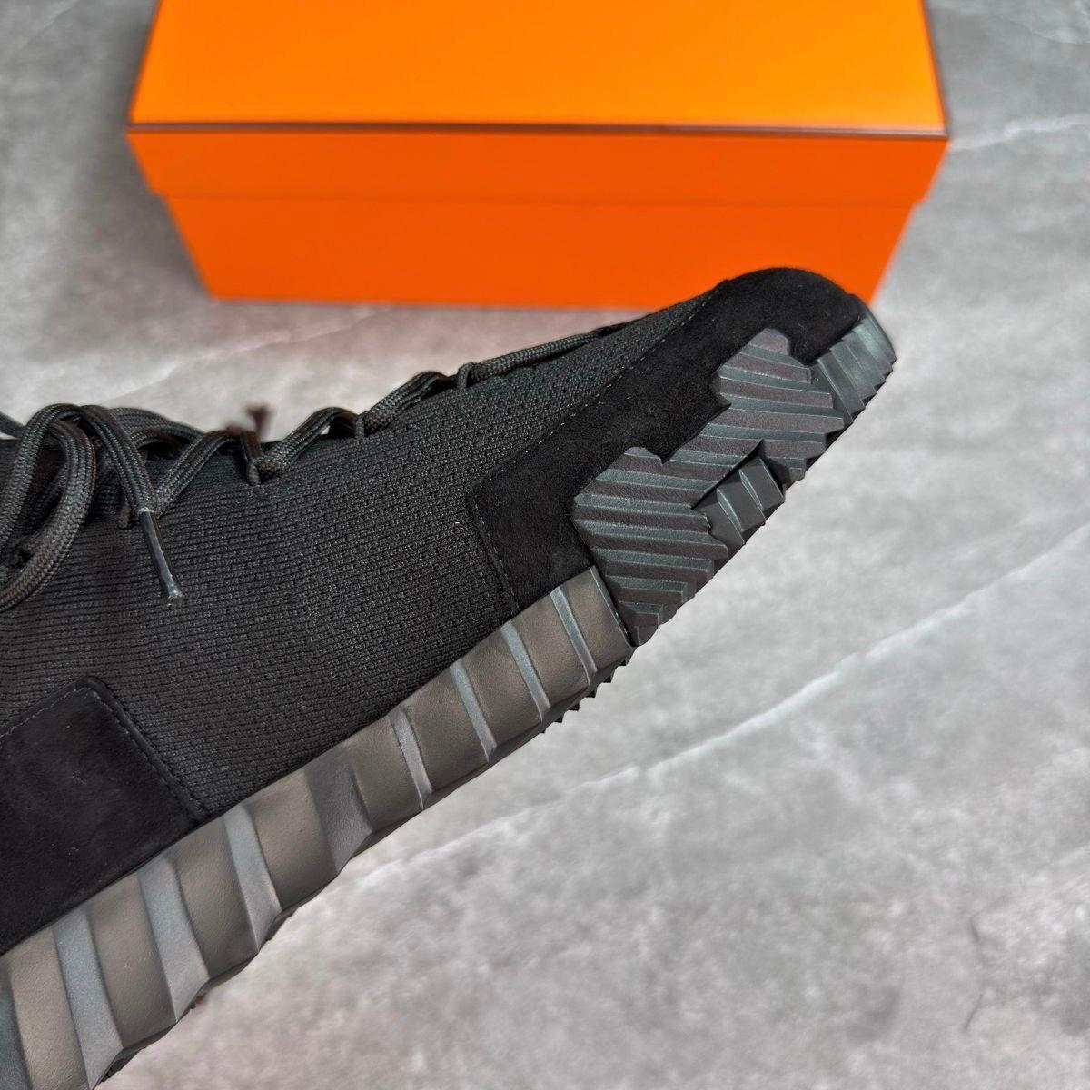 H TRAINER - TRIPLE BLACK