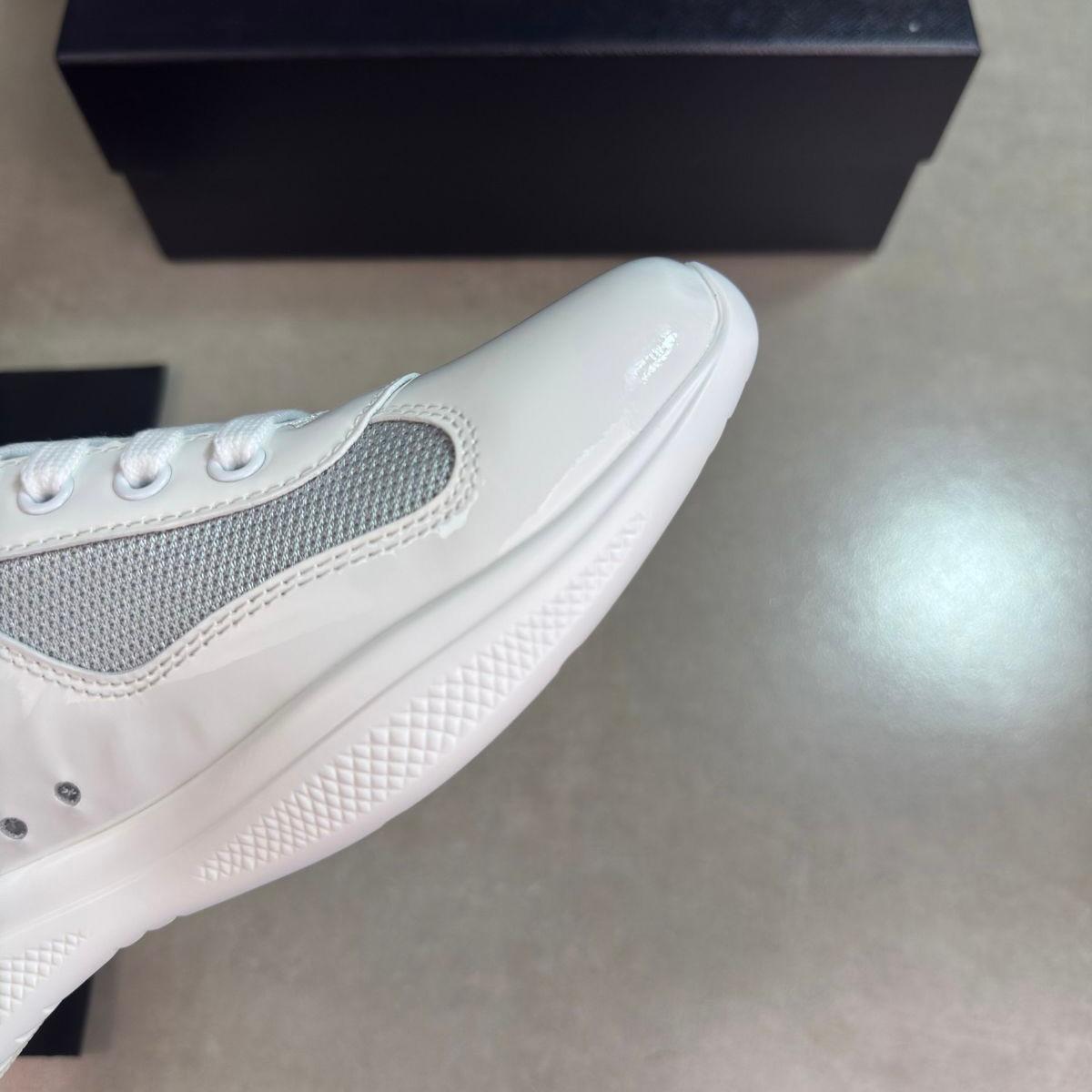 PDA TRAINER - WHITE