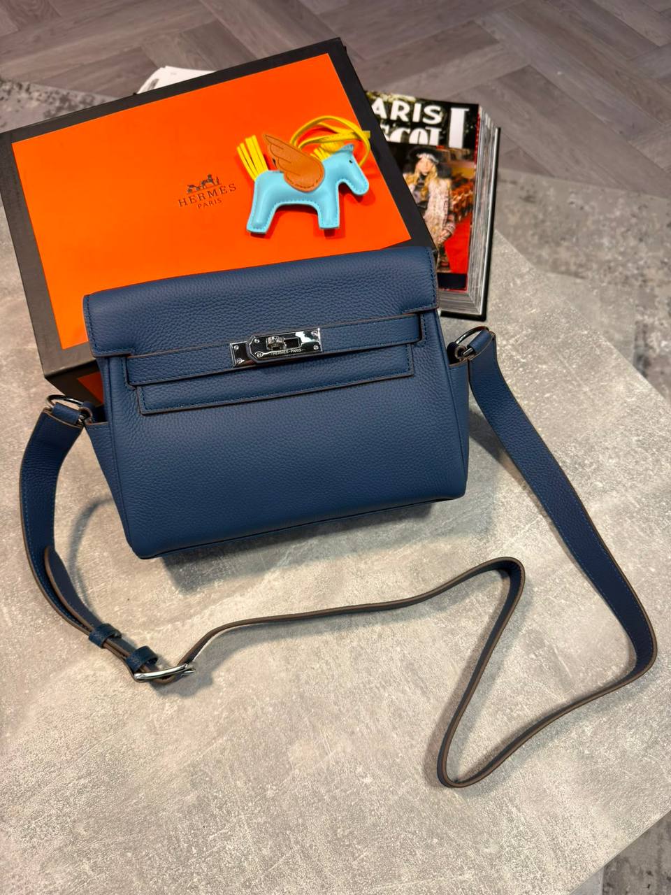 H KELLY MESSENGER BAG - BLUE