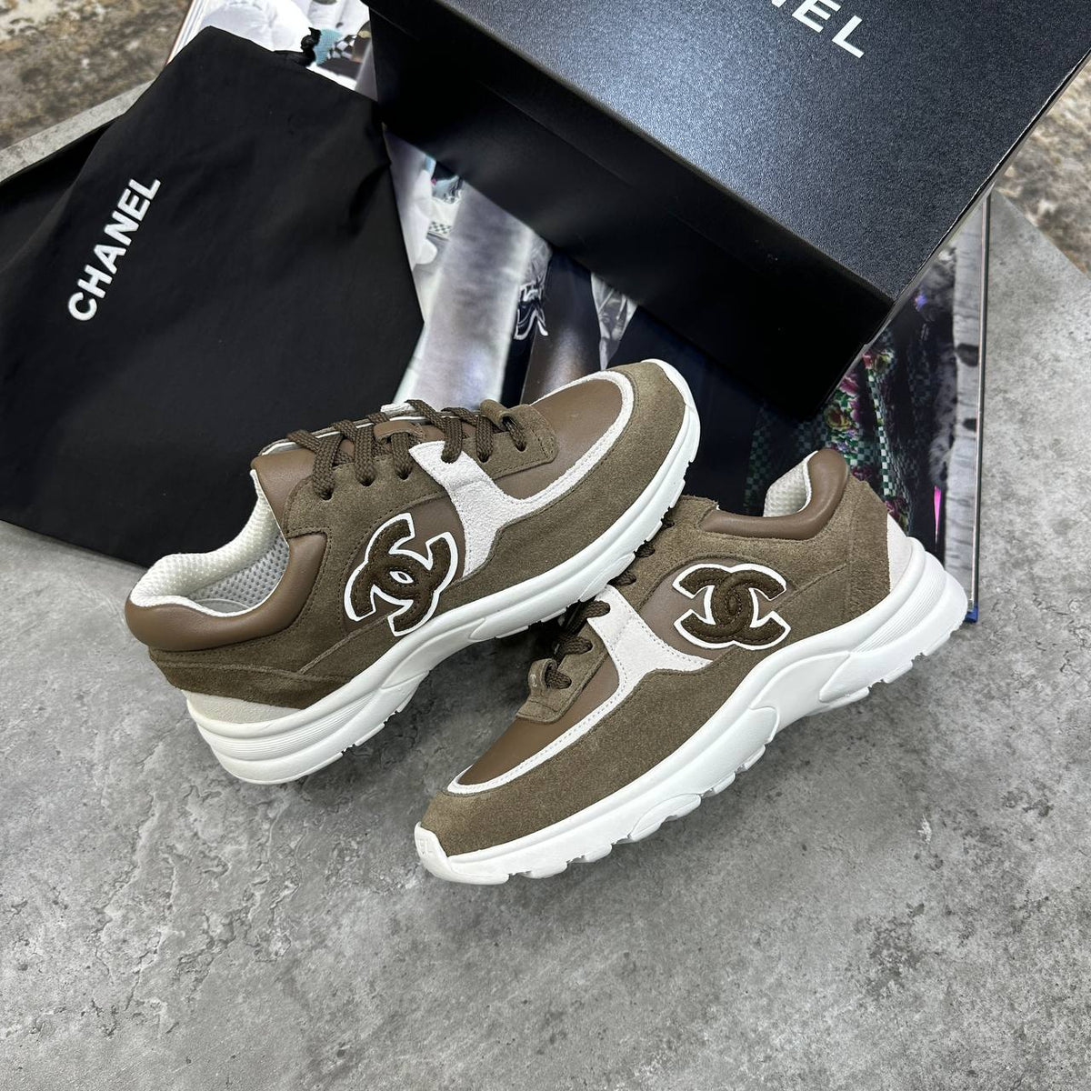 CHNL LEATHER TRAINERS - BROWN/WHITE