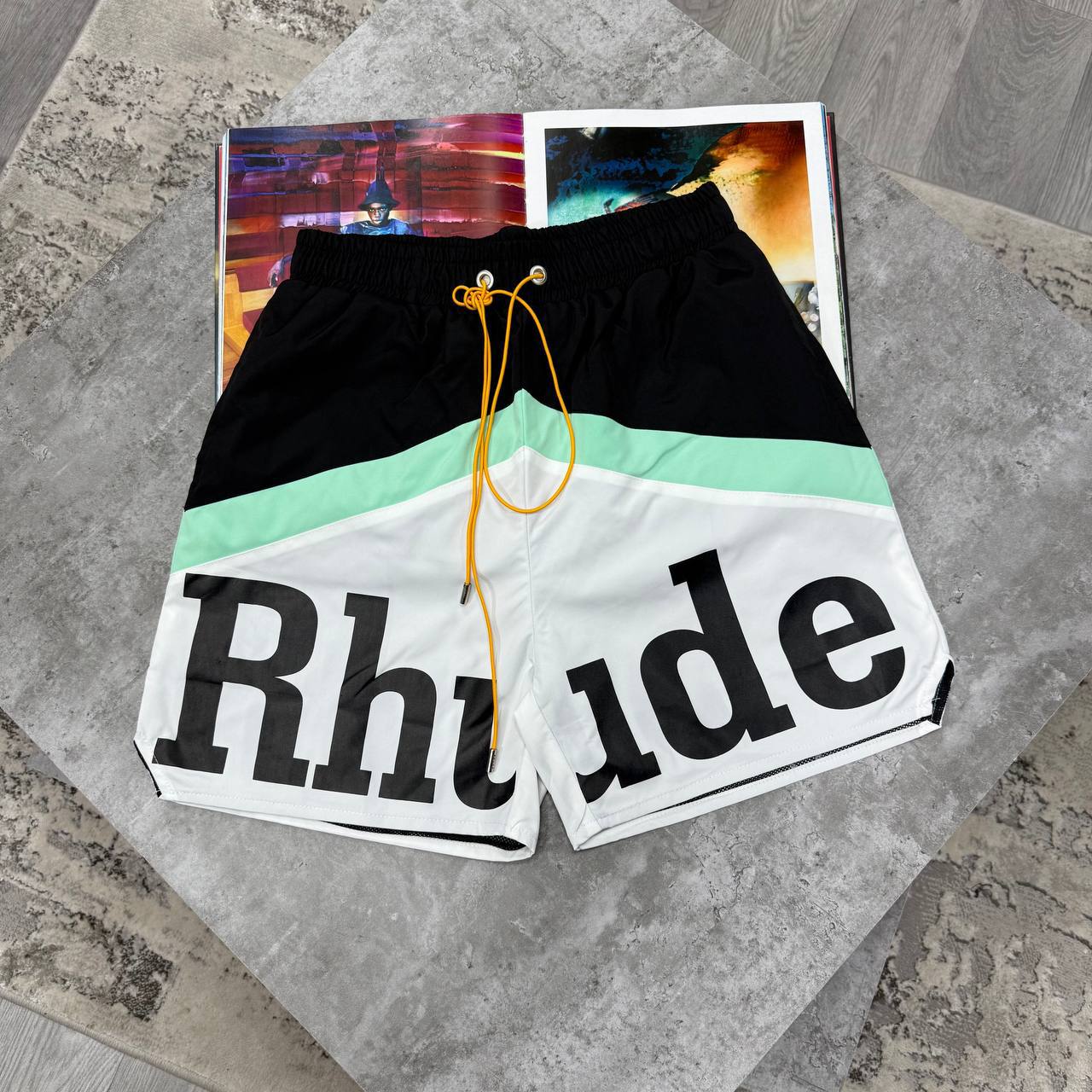 RHU DRAWSTRING SHORTS - BLACK/GREEN/CREME