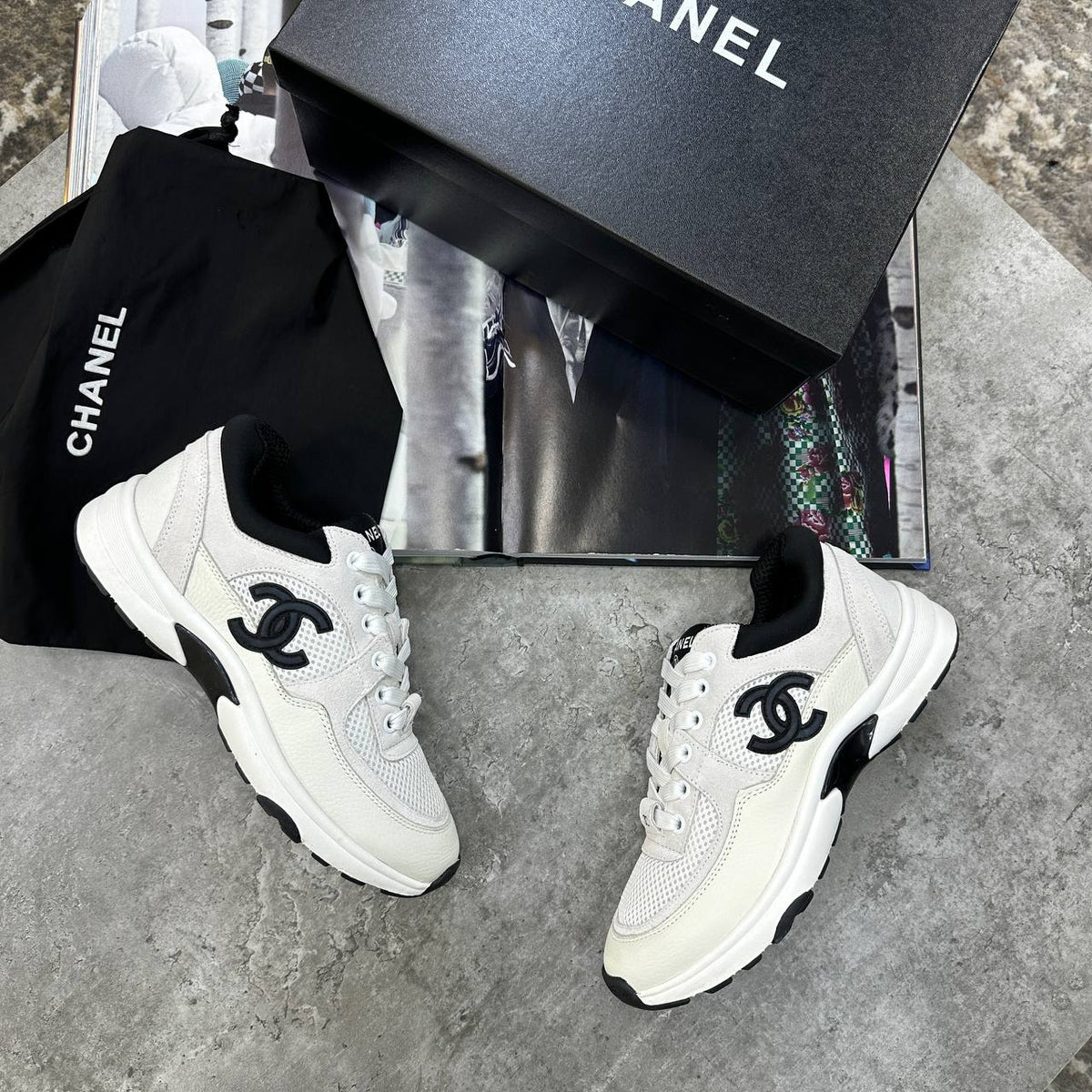 CHNL LEATHER TRAINERS - WHITE