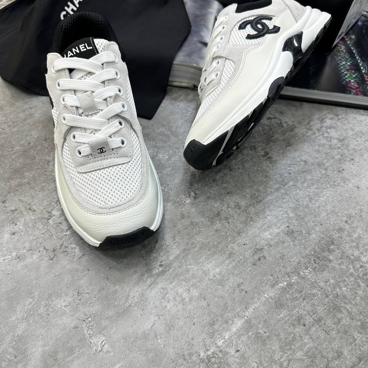 CHNL LEATHER TRAINERS - WHITE