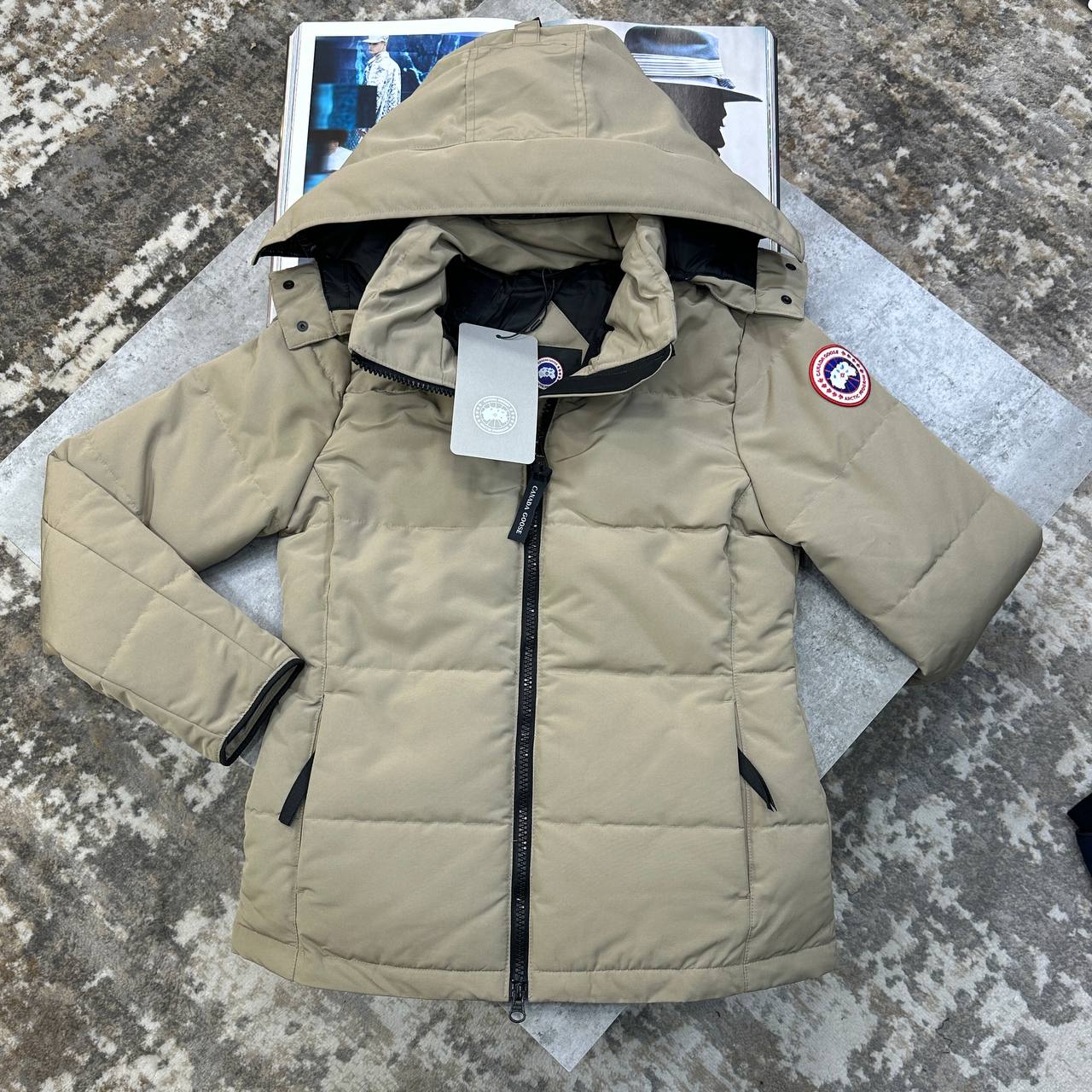 CG WOMEN CHELSEA PARKA - BEIGE
