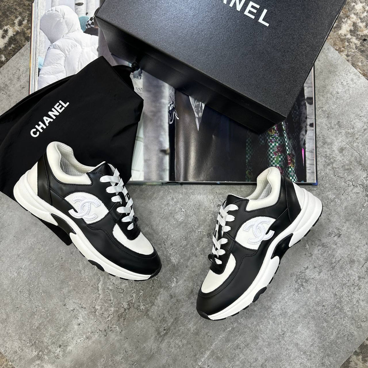 CHNL LEATHER TRAINERS - BLACK/WHITE