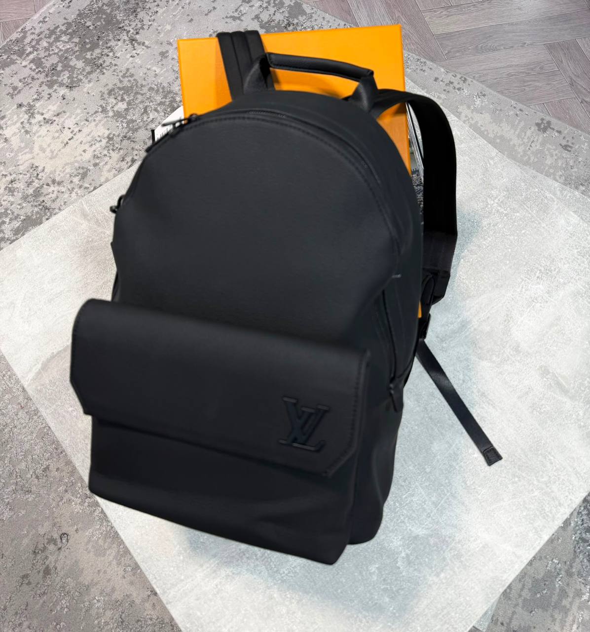 LVE BACKPACK - BLACK