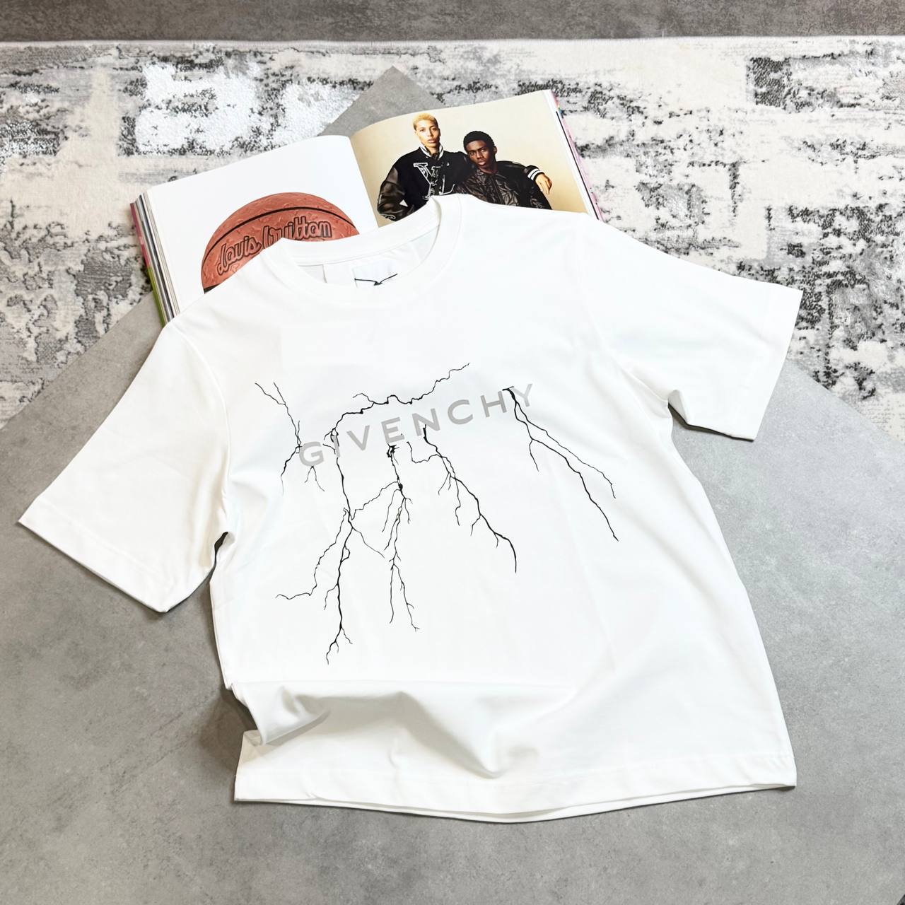 GVY BOXY FIT TSHIRT - WHITE