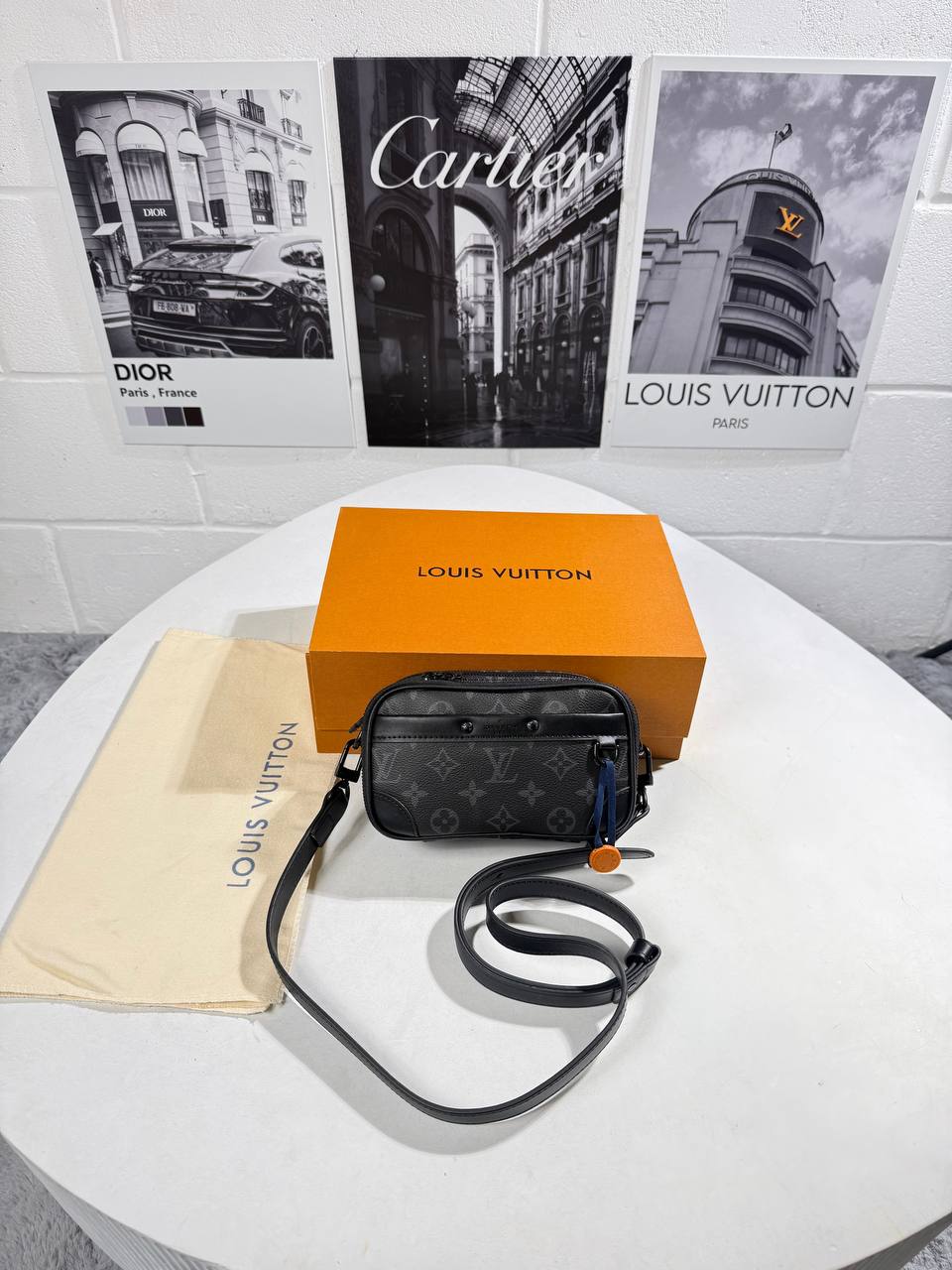 LVE ALPHA CROSSBODY BAG - BLACK