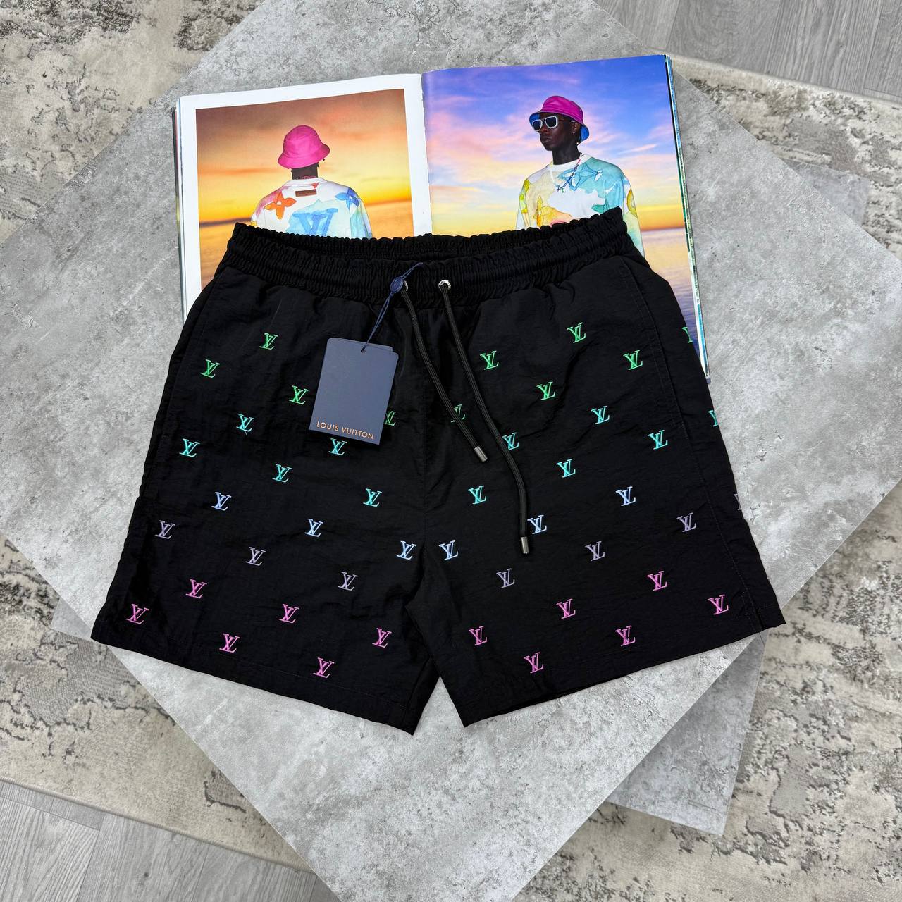 LVE SWIM SHORTS - BLACK