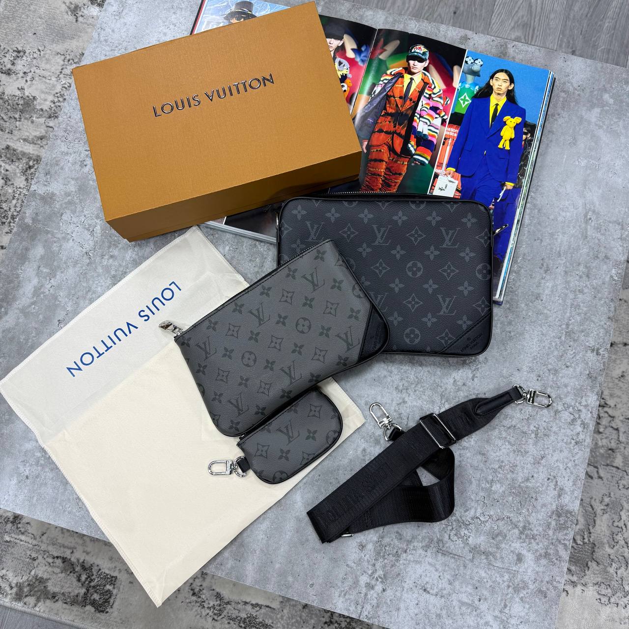 LVE MONOGRAM TRIO MESSENGER BAG - GREY / BLACK
