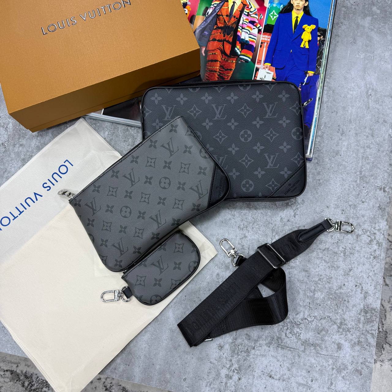 LVE MONOGRAM TRIO MESSENGER BAG - GREY / BLACK